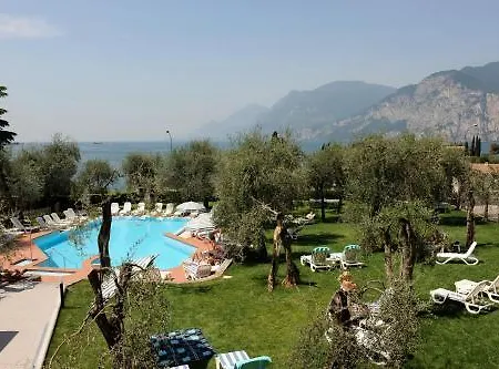 Baia 4* Μαλτσεζίνε