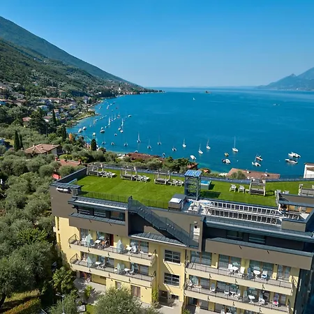 Baia Hotel 4*