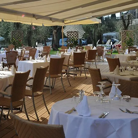 Ξενοδοχείο Baia 4*